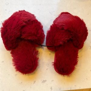 Forever 21 super fuzzy red slippers US size 5 new never worn with tags